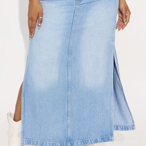 Light Blue Denim Skirt With Dual Side Split